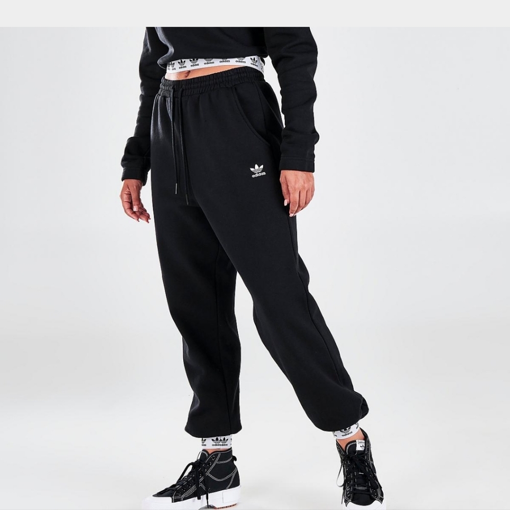 NWT Women's adidas Originals Tape Jogger Pants